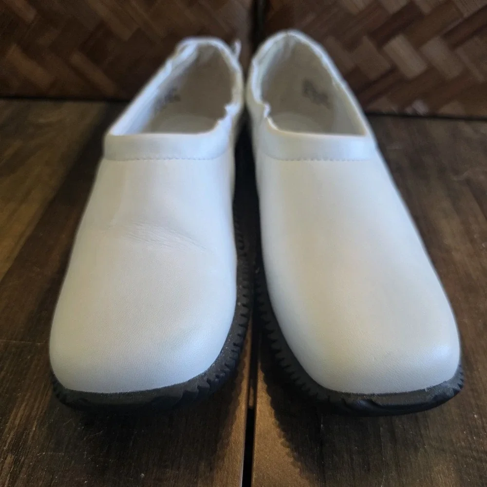 Bass Shoes Women's Size 5.5M White Leather Leila Slip On‎ Comfort Loafer Casual